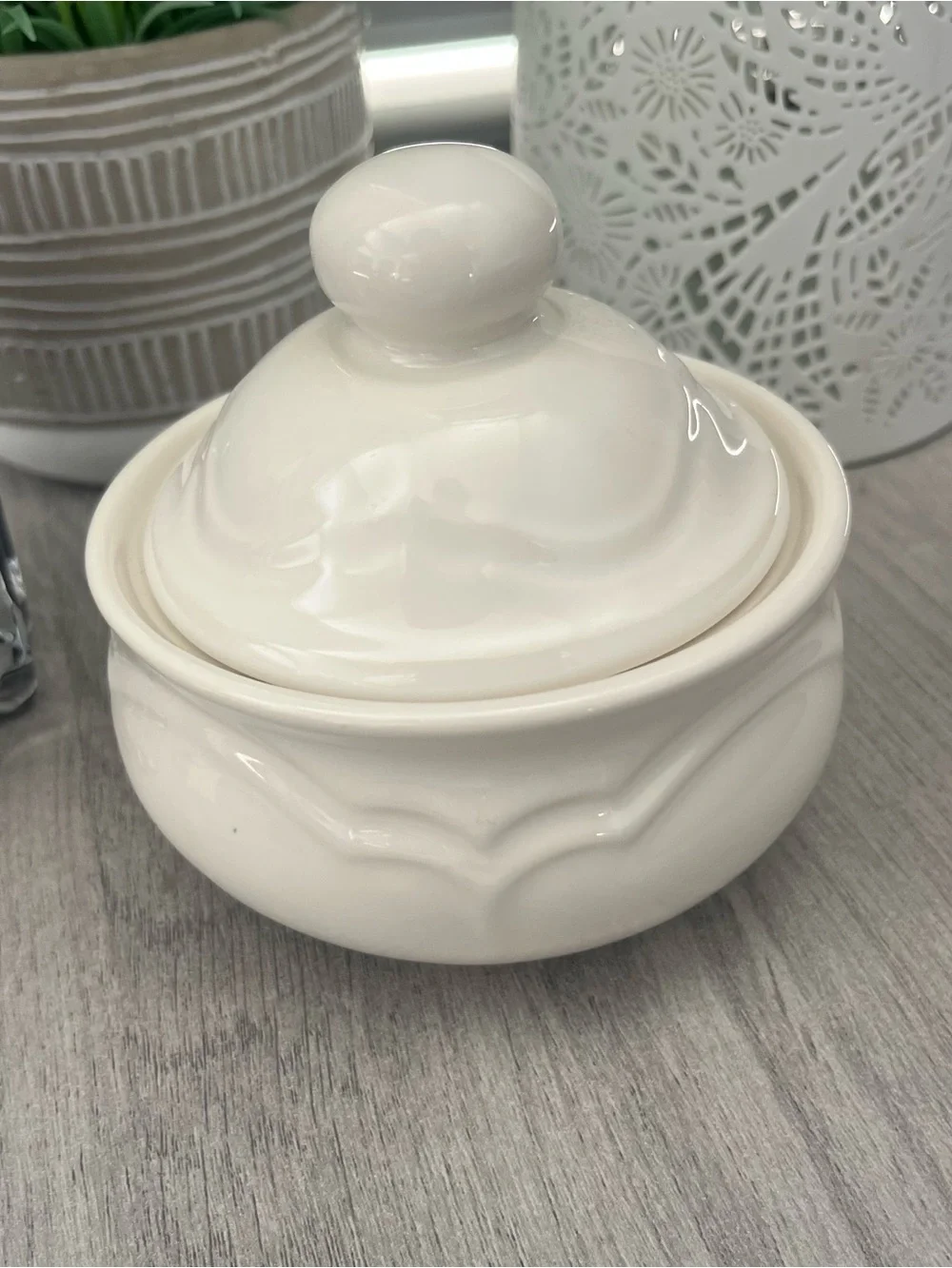 Pfaltzgraff Gazebo Ivory Covered Sugar Bowl w Lid Stoneware